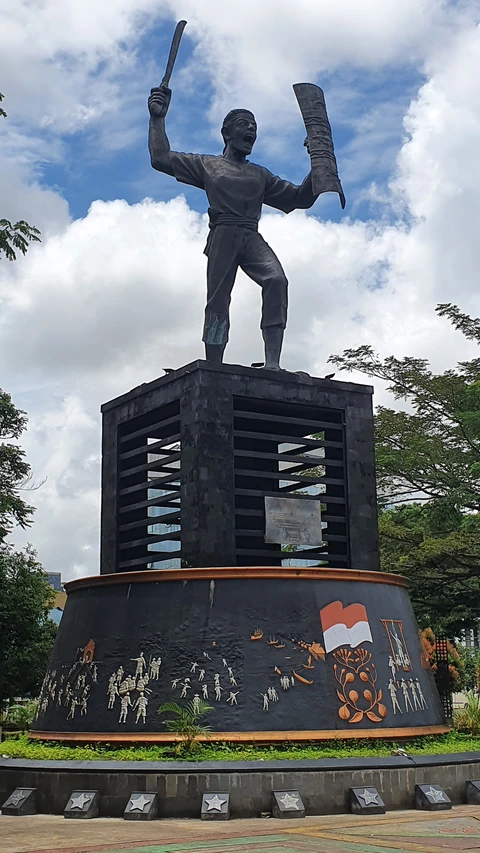 Patung Pattimura, pahlawan nasional Indonesia (foto: staf BPA)